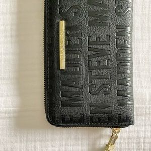 Steve Madden logo black wallet